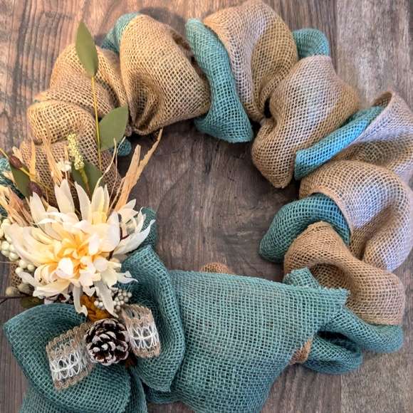 Beautiful Mix Burlap - Picture 5 of 13